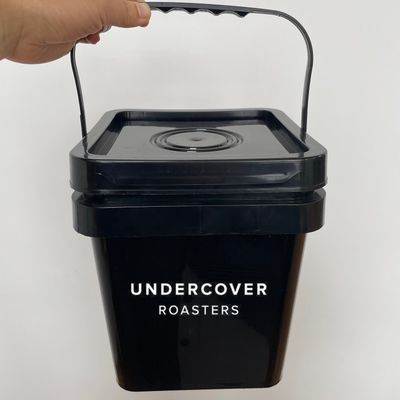 Square Lid Plastic Bucket for Food Packing Snacks Barrels in Industrial Environments