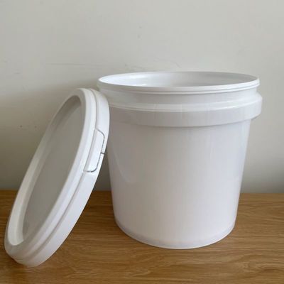 Round or Square 5L Plastic Buckets with Iron Handle Customizable and Durable